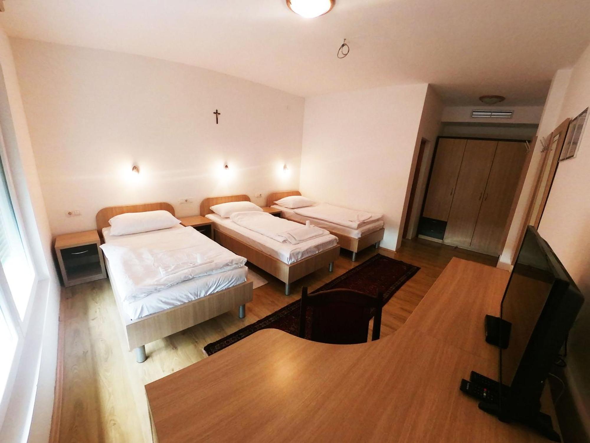 Hotel Bagaric -Ispod Brda Ukazanja Adress Kraljice Mira 56 Bijakovci Medugorje Exteriör bild