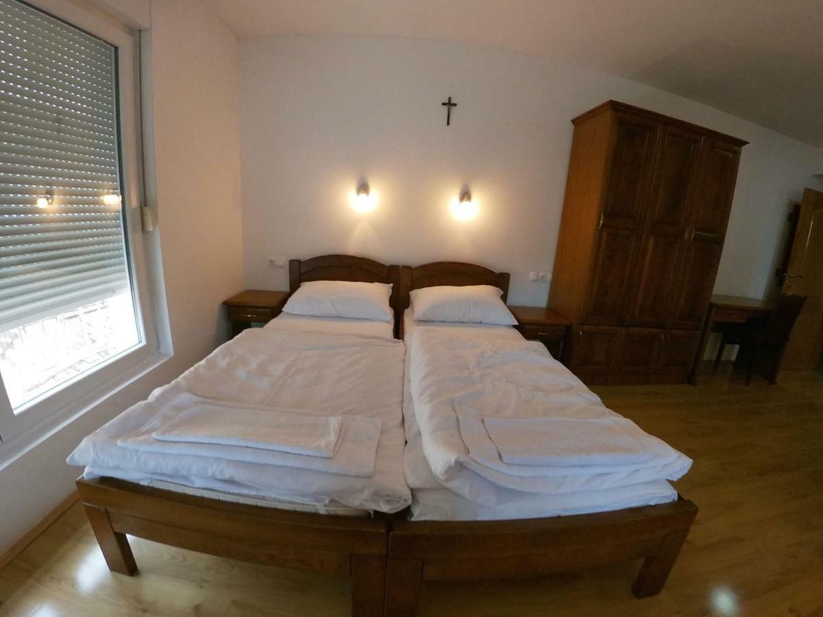 Hotel Bagaric -Ispod Brda Ukazanja Adress Kraljice Mira 56 Bijakovci Medugorje Rum bild